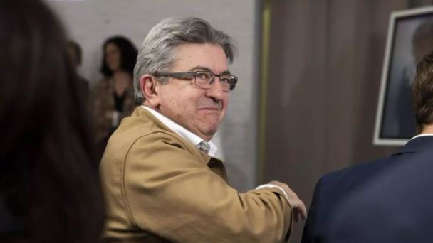 La izquierda se impone por estrecho margen a los partidarios de Macron en Francia, según encuestas