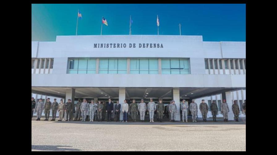 Ministerio de Defensa sube compensación económica para miembros en retino