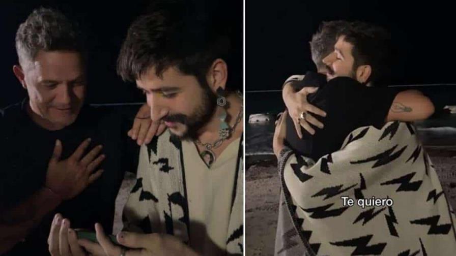 Camilo le enseña a Alejandro Sanz su video cantando Corazón Partío con 13 años, y así reacciona Camilo le enseña a Alejandro Sanz su video cantando Corazón Partío con 13 años, y así reacciona