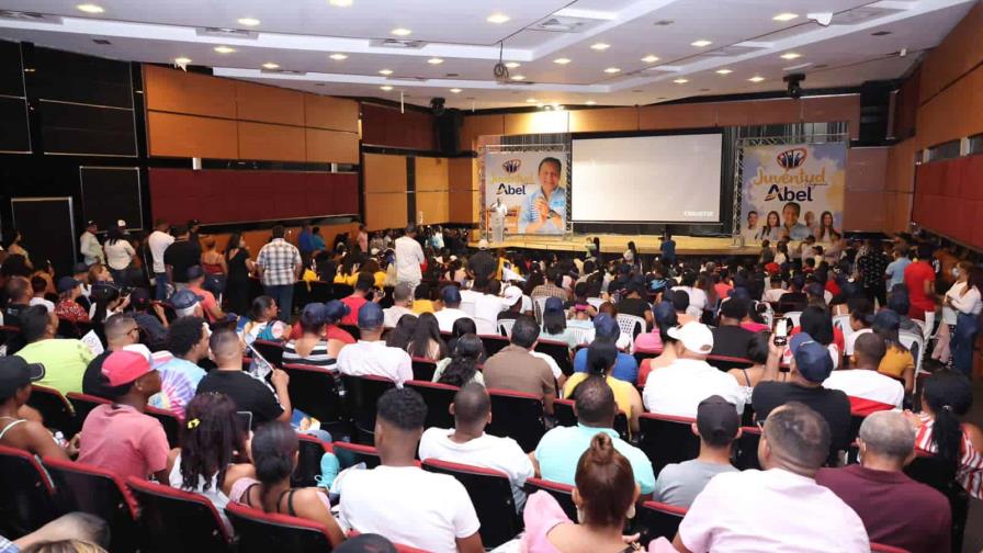 Abel Martínez dice jóvenes no pueden tener futuro si no se les da oportunidades 