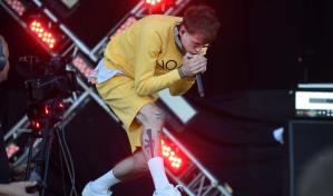 Machine Gun Kelly y una especial dedicatoria