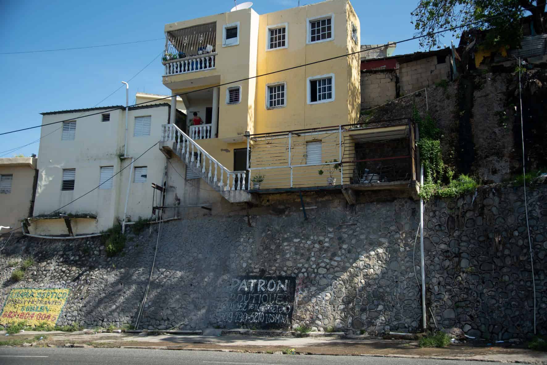 Avenida 25 de Febrero, Santo Domingo Este