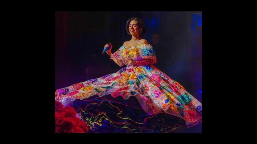 Ángela Aguilar por fin dio su primer show en solitario Ángela Aguilar por fin dio su primer show en solitario