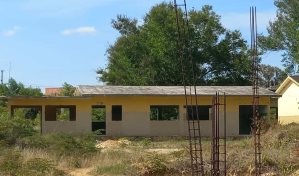 Construcci&oacute;n de centro educativo en Guaymate est&aacute; paralizada por falta de pago