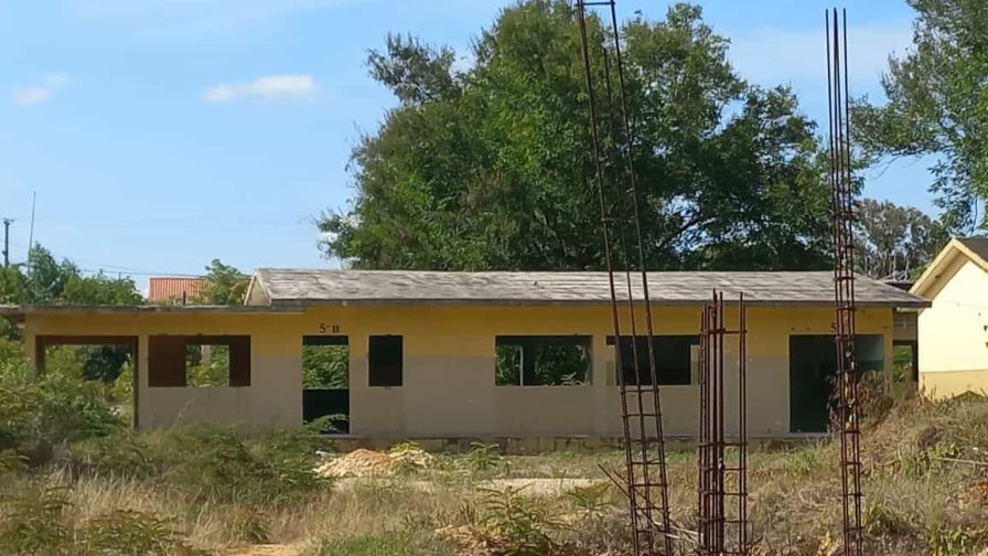 Construcción de centro educativo en Guaymate está paralizada por falta de pago Construcción de centro educativo en Guaymate está paralizada por falta de pago