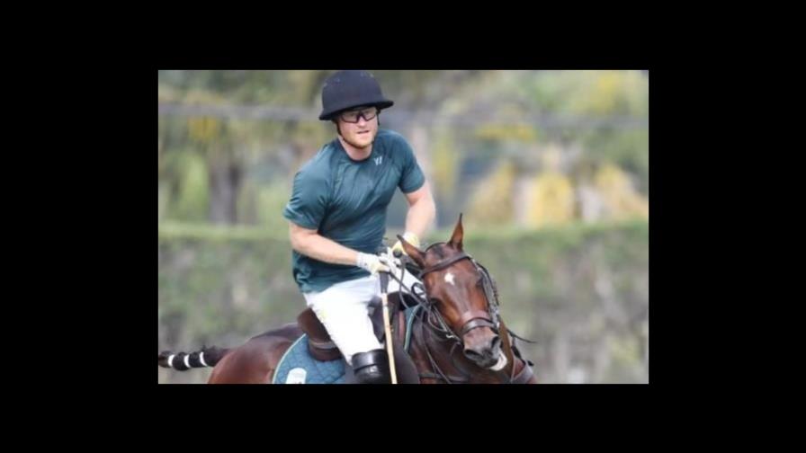 El príncipe Harry sufre caída durante partido de polo
