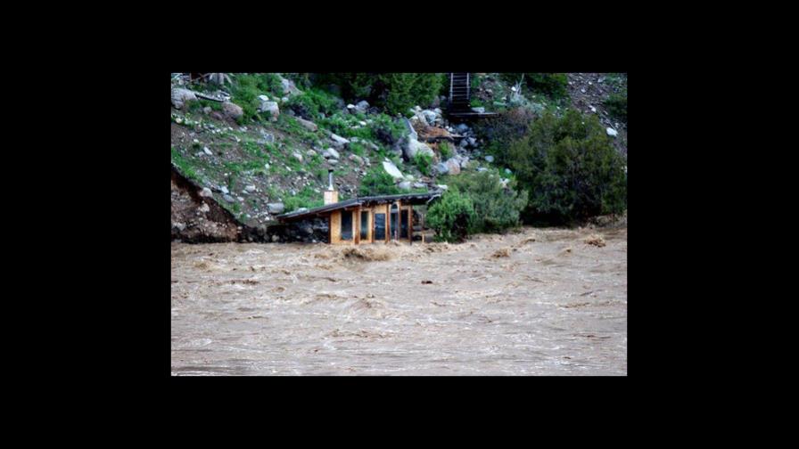 Inundaciones paralizan a comunidades cerca de Yellowstone