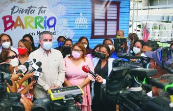 Remozamiento de casas se hizo con pinturas distintas a las licitadas