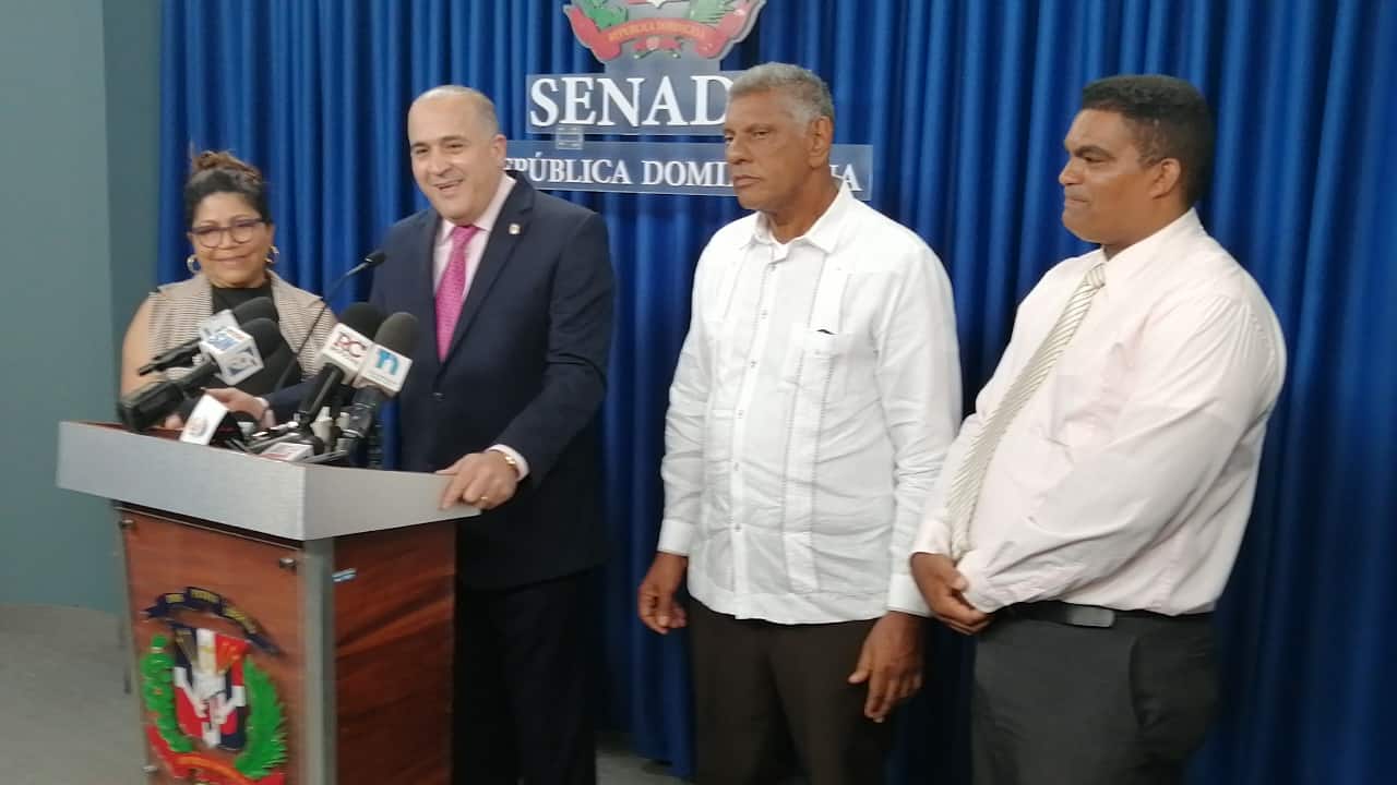 El senador perremeísta por María Trinidad Sánchez, Alexis Victoria Yeb.