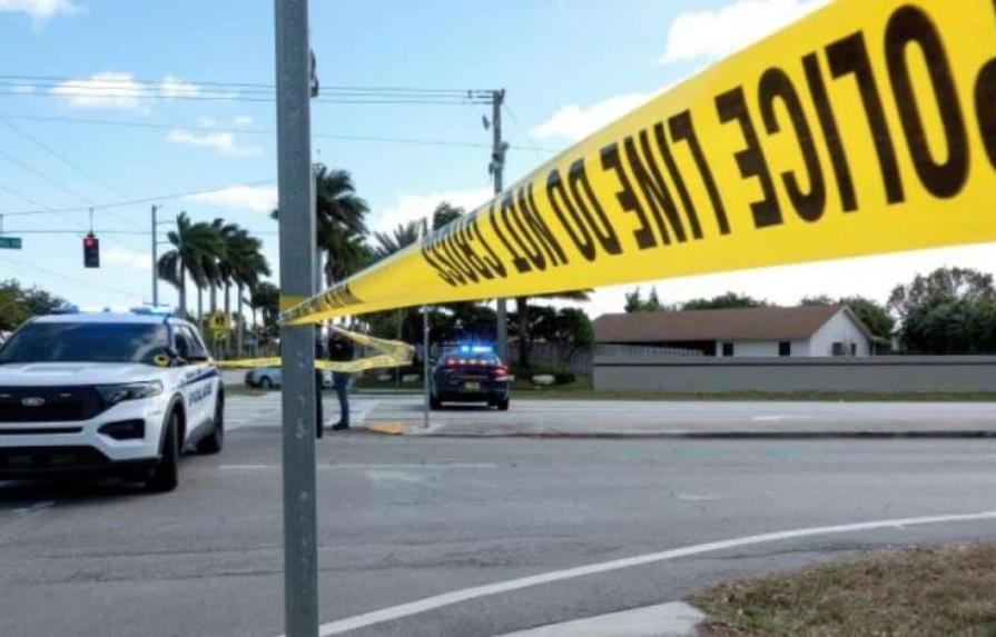 Un niño y tres adultos mueren en un tiroteo en un apartamento en Florida