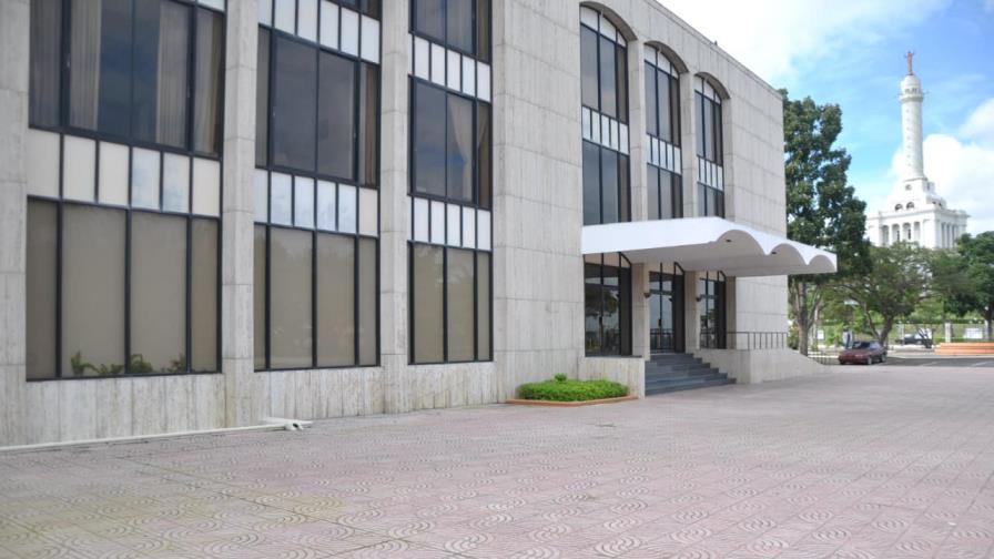 Roban cableado de aire acondicionado del Gran Teatro del Cibao