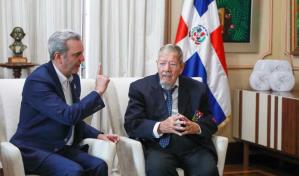 Abinader recibe a Delio Gómez Ochoa, único sobreviviente de la expedición del 14 de junio