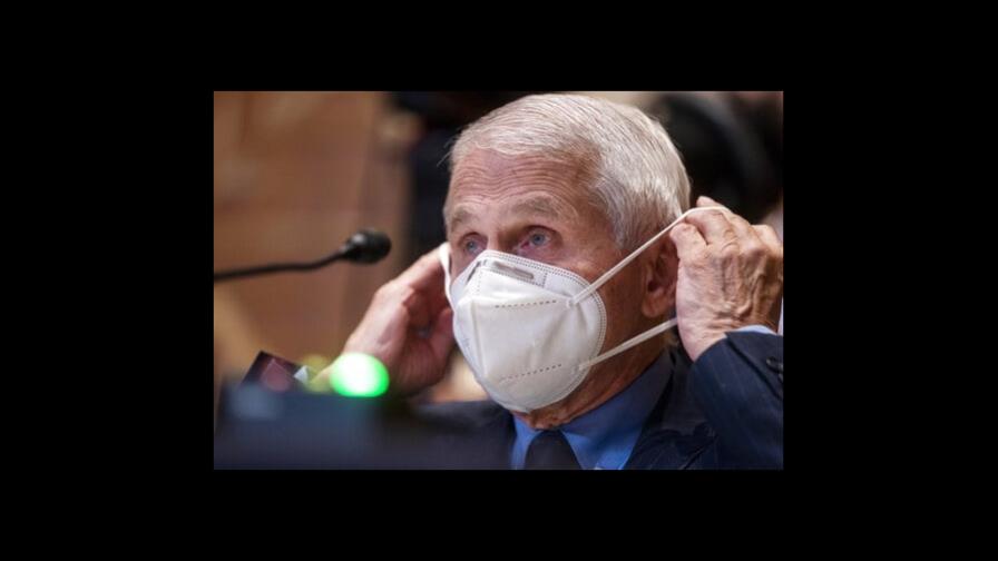 EEUU: Fauci da positivo a coronavirus; tiene síntomas leves