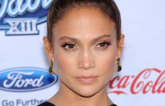Jennifer Lopez se inspira en Ben Affleck para hacerse su manicura