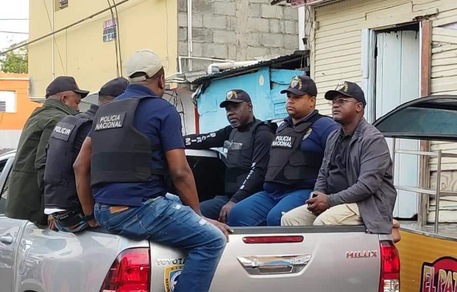 Realizan operativo en Santiago en busca de armas de fuego y drogas