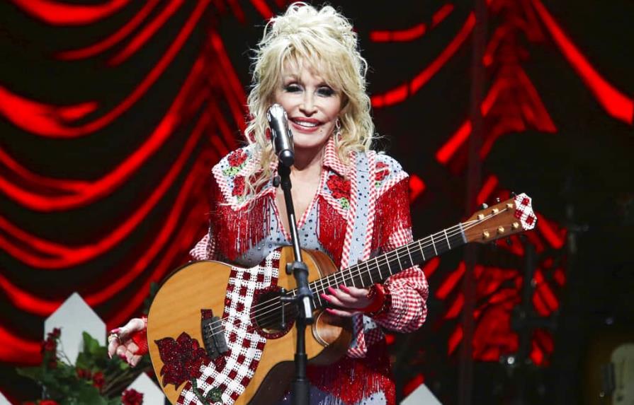 Dolly Parton dona 1 millón de dólares a investigación de enfermedades infecciosas