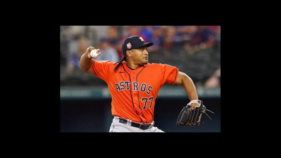 Astros de Houston lanzan dos innings inmaculados y vencen a Rangers Astros de Houston lanzan dos innings inmaculados y vencen a Rangers