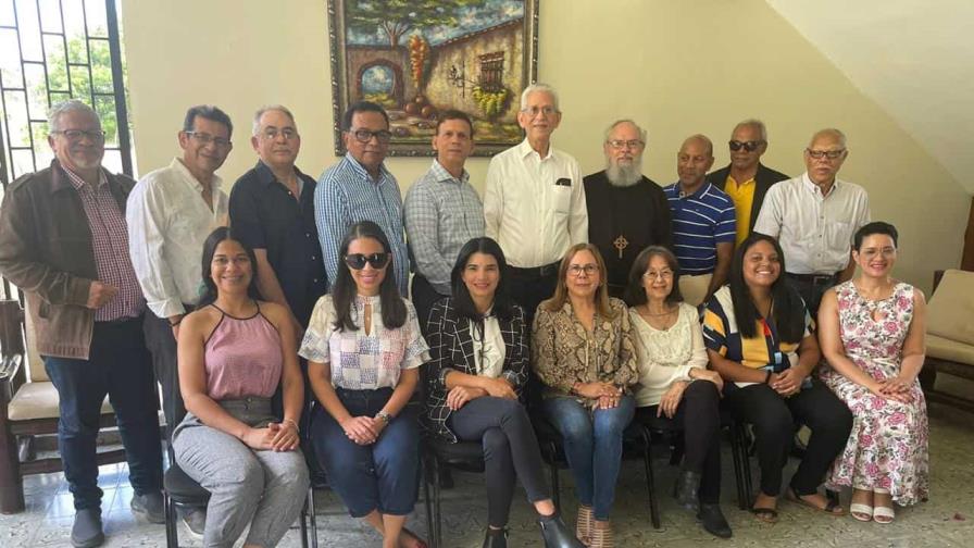El Ateneo Insular celebró encuentro literario en honor del poeta místico Leopoldo Minaya El Ateneo Insular celebró encuentro literario en honor del poeta místico Leopoldo Minaya
