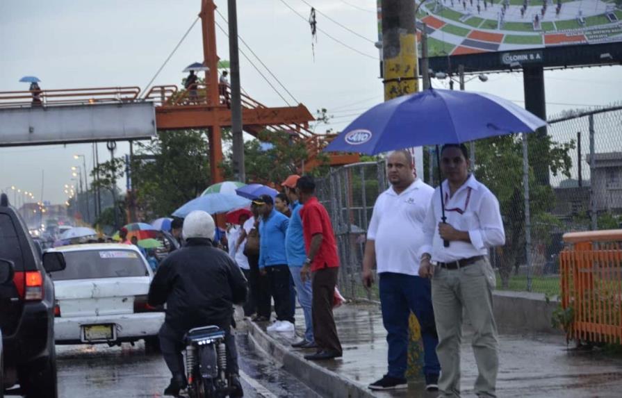 Lluvias continuarán hasta el jueves por vaguada; 18 provincias están bajo alerta