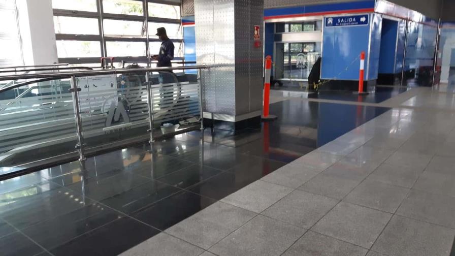 Usuarios del Metro demandan reparación de escaleras eléctricas y ascensores Usuarios del Metro demandan reparación de escaleras eléctricas y ascensores