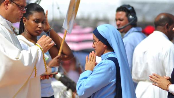 Iglesia católica hará procesión en cada parroquia de Santiago por el Día de Corpus Christi