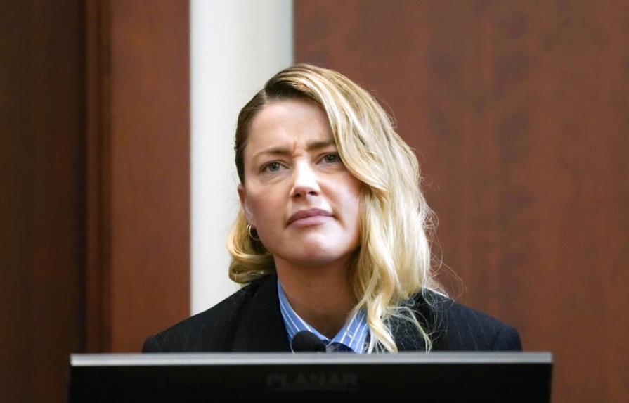 Un miembro del jurado dice que Amber Heard lloró con lágrimas de cocodrilo