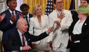 Ante la ofensiva conservadora, Biden apoya a la comunidad LGBT+ en la Casa Blanca