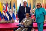 Senado de Francia entrega medalla de reconocimiento al artista plástico dominicano Vicente Pimentel Senado de Francia entrega medalla de reconocimiento al artista plástico dominicano Vicente Pimentel
