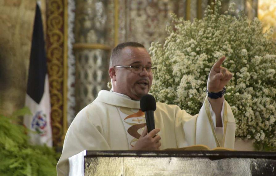 Párroco Frankeli Rodríguez llama a dominicanos a enfrentar males de la sociedad