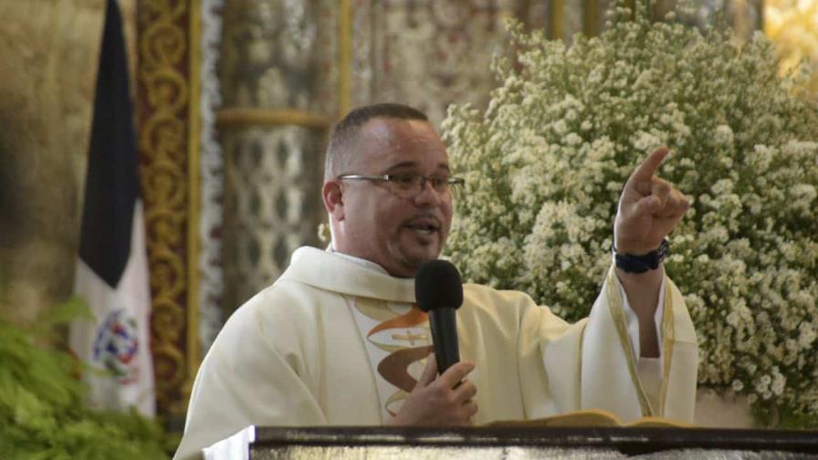Párroco Frankeli Rodríguez llama a dominicanos a enfrentar males de la sociedad Párroco Frankeli Rodríguez llama a dominicanos a enfrentar males de la sociedad