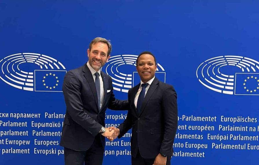 País Posible lleva al Parlamento Europeo postura de Abinader sobre Haití