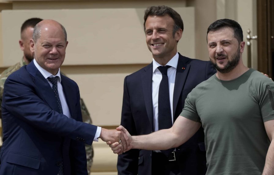 Macron niega una relación fría con Zelenski y descarta visitar ahora Moscú