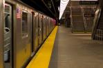 Muere hombre al quedar su pantalón agarrado en puerta de metro de Nueva York