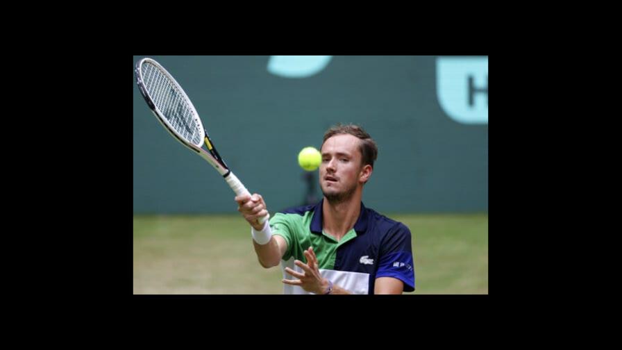 Medvedev avanza a semis en Halle al superar a Bautista Agut Medvedev avanza a semis en Halle al superar a Bautista Agut