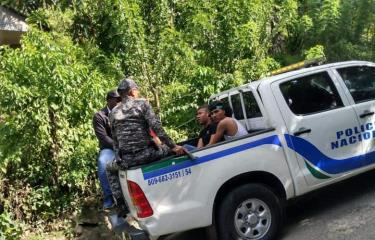 Apresan al subdirector de la junta distrital de Santiago Oeste acusado de atracar en vehículo rotulado