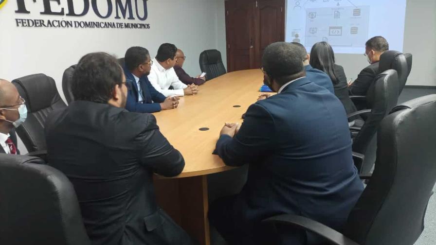 Cámara de Cuentas presenta a Fedomu plataforma digital para gobiernos locales