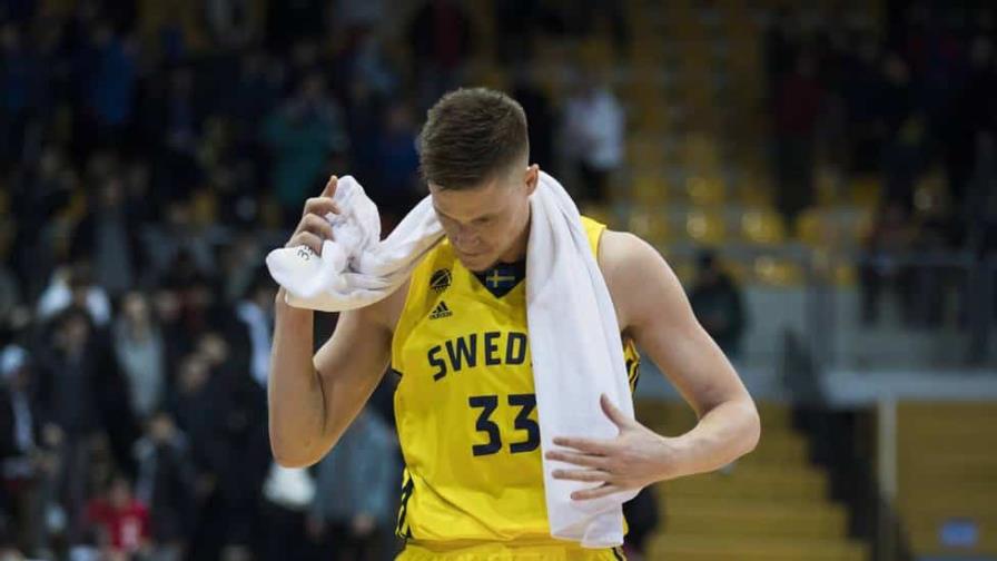 El exjugador sueco de la NBA deja el CSKA Moscú tras polémica