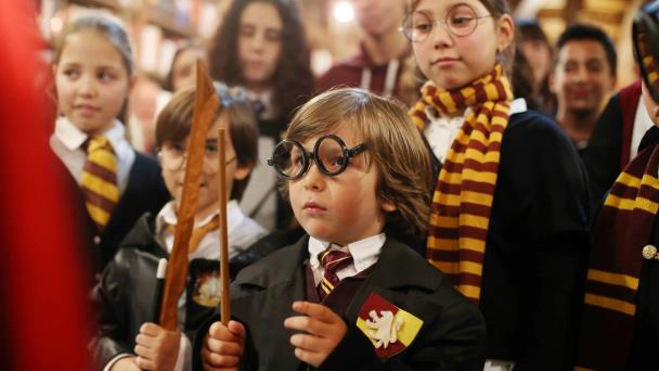 Una edición conmemorativa celebra 25 años de la primera novela de Harry  Potter en español - Zenda