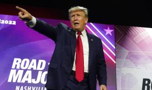 Trump critica a comisión e insinúa candidatura para 2024