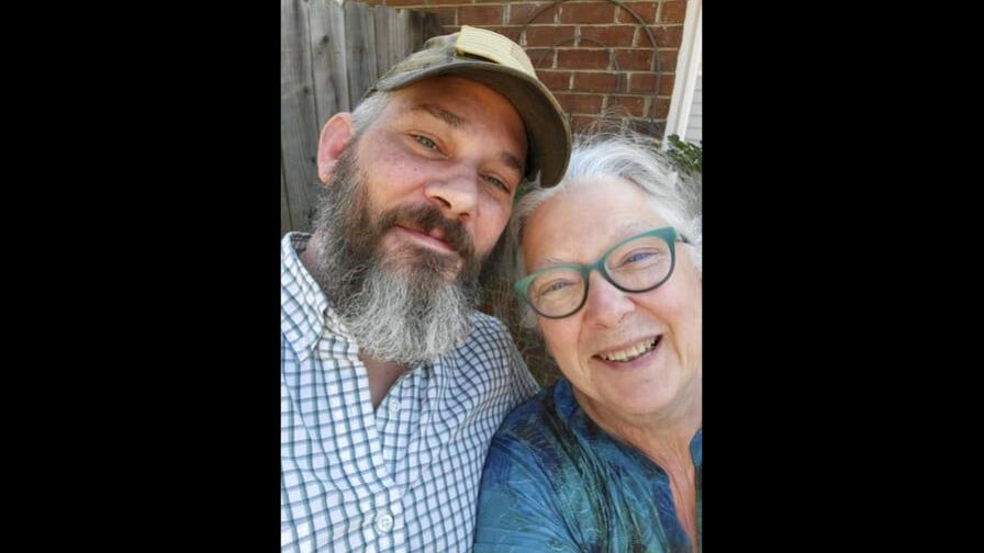 TV rusa muestra a dos veteranos de EEUU capturados en Ucrania