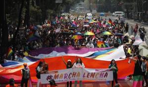 Lesbianas marchan en Ciudad de México para visibilizar sus reclamos