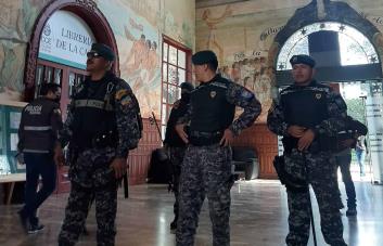 Fiscalía de Ecuador allana la Casa de la Cultura en Quito por paro indígena