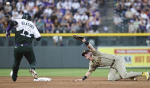 VÍDEO | Con jonrón de McMahon, Rockies superan a Padres