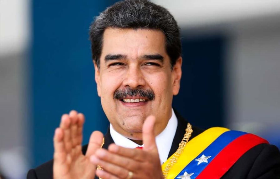 Maduro felicita a Petro por ganar la Presidencia de Colombia