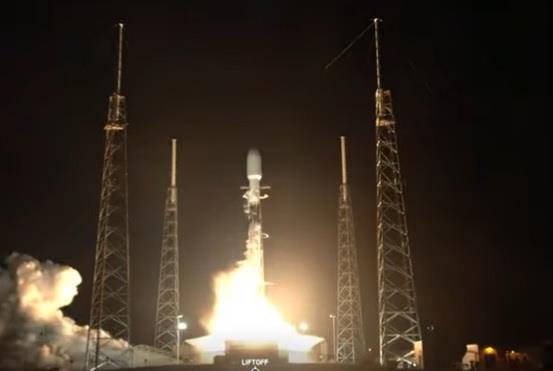 SpaceX lanza satélite de comunicaciones para el operador Globalstar de EEUU