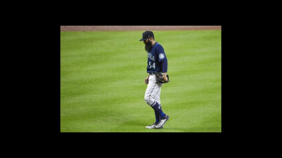 Marineros de Seattle dan de baja al relevista mexicano Sergio Romo