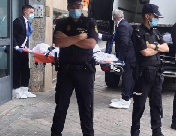 Un hombre mata a tiros a su pareja y a otra mujer en una vivienda de Madrid