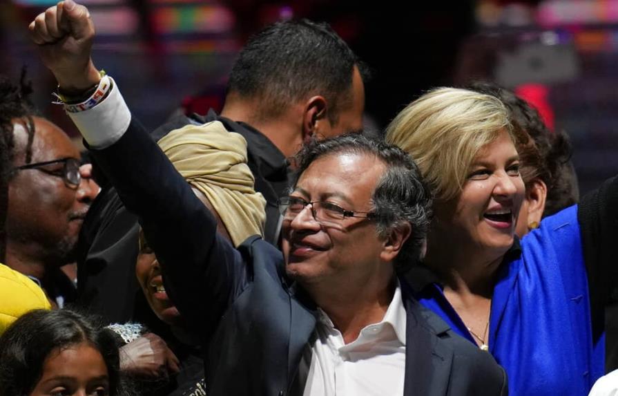 Una Colombia dividida empieza la transición a su primer gobierno de izquierda