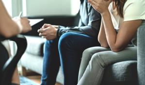 Mujer volvió con su esposo, pero sigue pensando en su amante