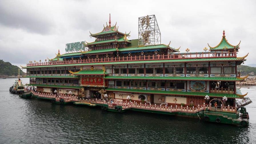 Famoso restaurante flotante de Hong Kong se hunde en el mar de China Meridional